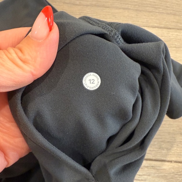 LULULEMON Graphite Grey Align Wide-Leg Super High-Rise Crop 23" Nulu Pants Sz 12 - Picture 8 of 11